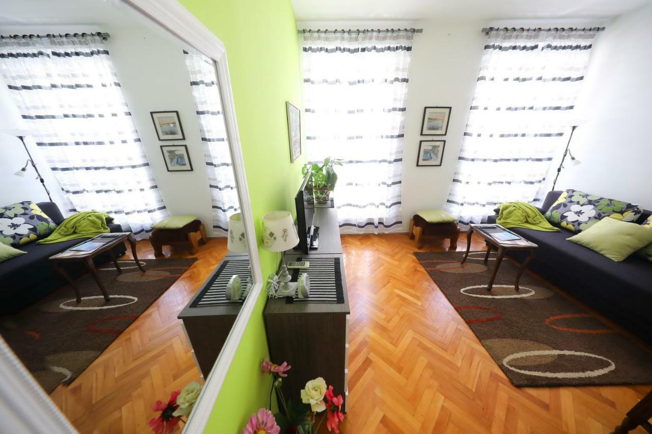 Apartment Mara Zara Esterno foto