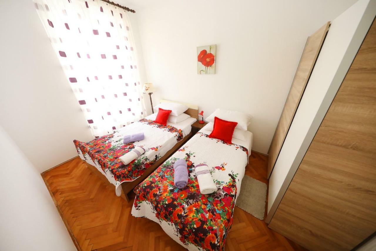 Apartment Mara Zara Esterno foto